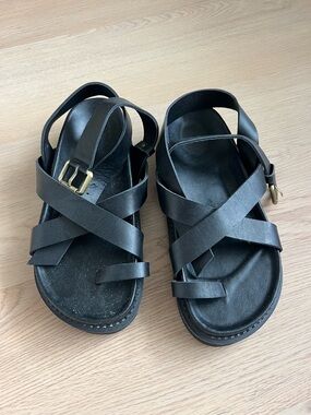 NWOT Black Leather Gladiator Crisscross Sandals